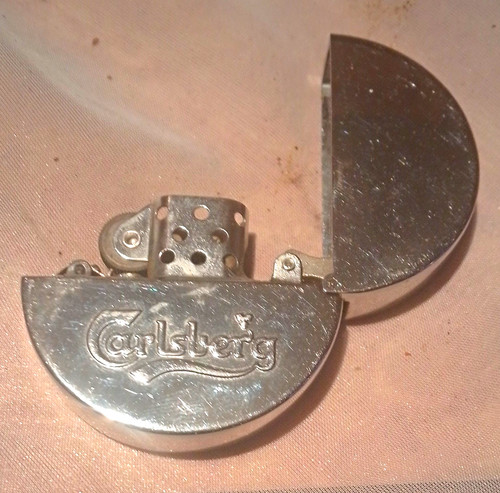 Carlsberg werbe feuerzeug aus - carlsberg,